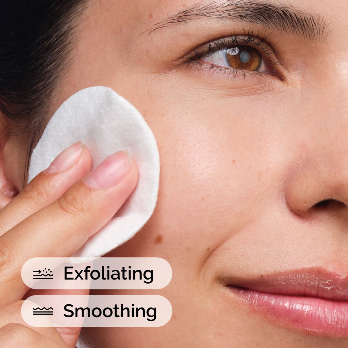 glycolic-acid-7-exfoliating-toner-t7 ord-glycolic-acid-exfoliating-toner-model-application-with-benefits.jpg