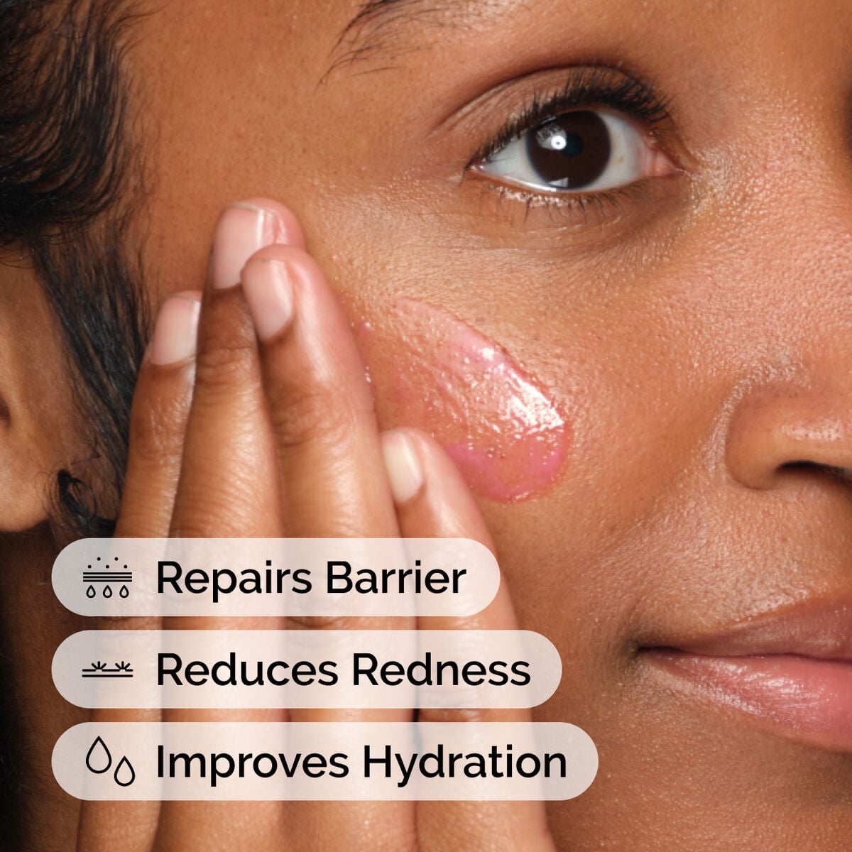 soothing-and-barrier-support-serum-u6 ord-soothing-barrier-support-serum-model-application-with-benefits.jpg